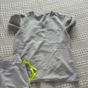 Figs Light Grayish/pink Scrub Set with Neon Yellow Accent